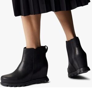 Sorel Women's Joan of Arctic Wedge III Chelsea Boot Black Ankle Bootie Size 7